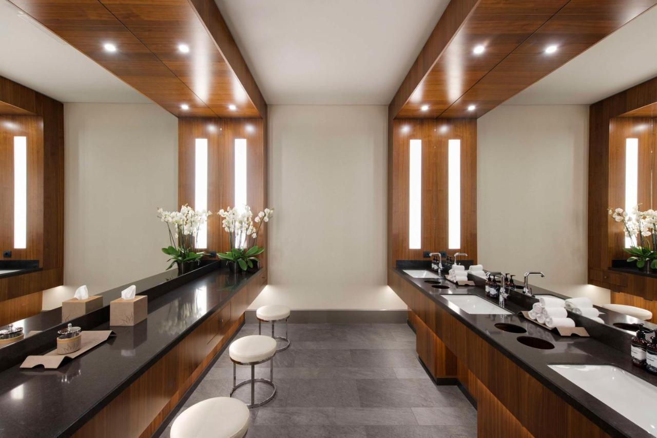 Grand Hotel Kempinski Ρίγα Εξωτερικό φωτογραφία The bathrooms at the airport