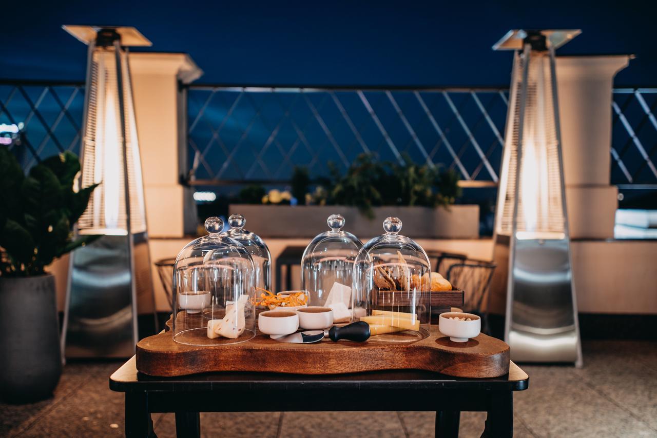 Grand Hotel Kempinski Ρίγα Εξωτερικό φωτογραφία The Terrace at the Ritz-Carlton, Tysons
