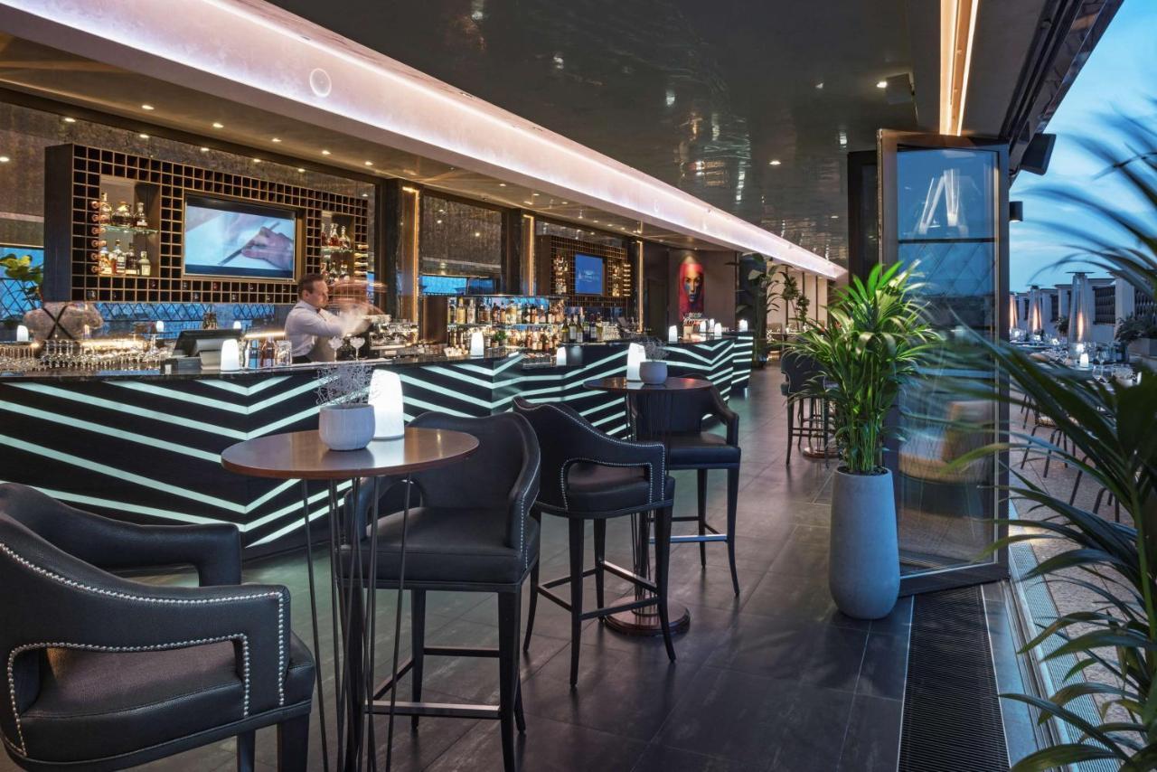 Grand Hotel Kempinski Ρίγα Εξωτερικό φωτογραφία The bar at the Sky Bar